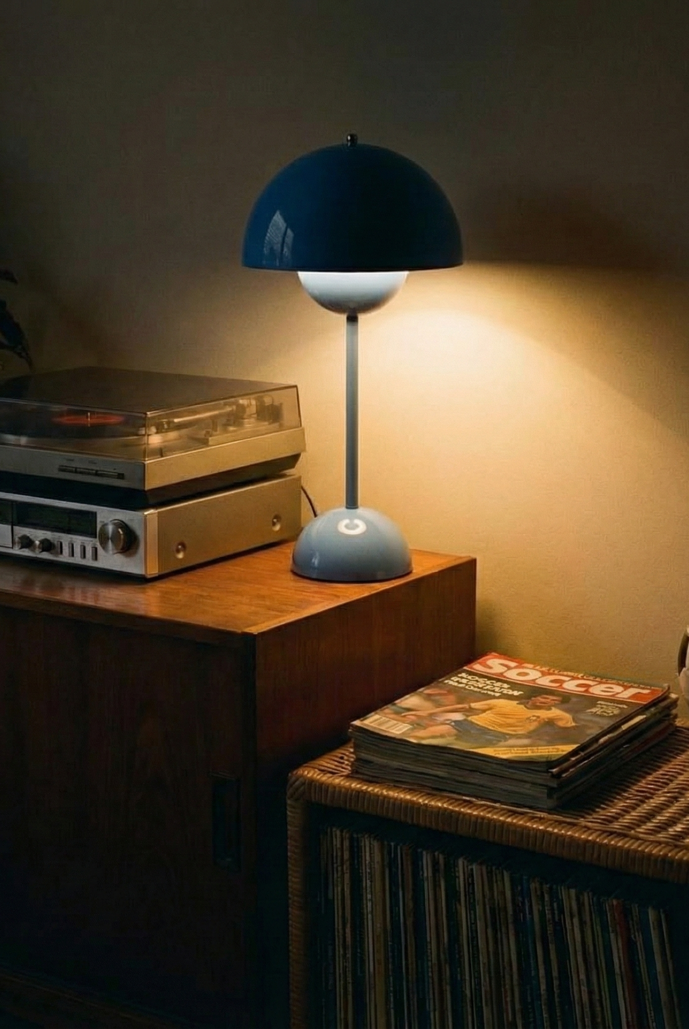 the danish flower | retro table lamp | blue