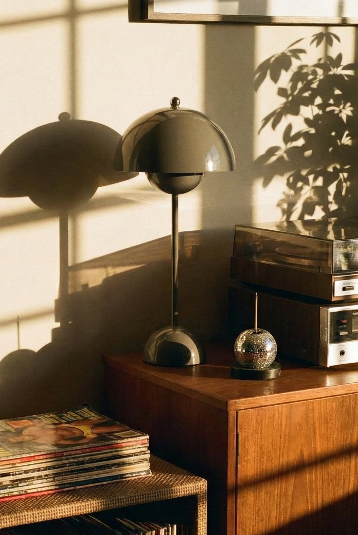 the danish flower | retro table lamp | grey