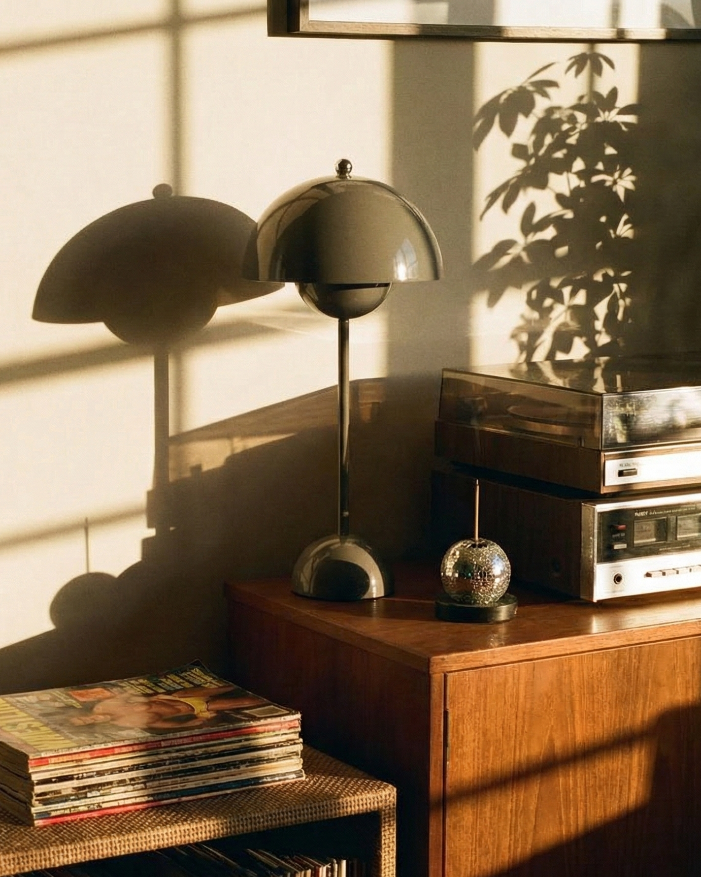 the danish flower | retro table lamp | grey