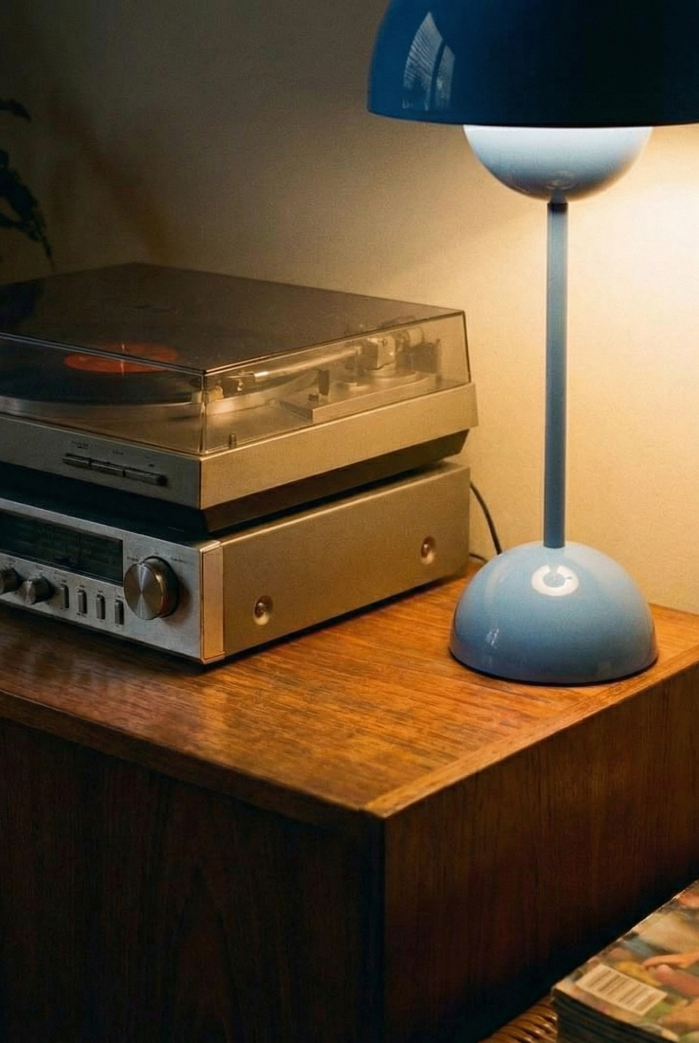 the danish flower | retro table lamp | blue