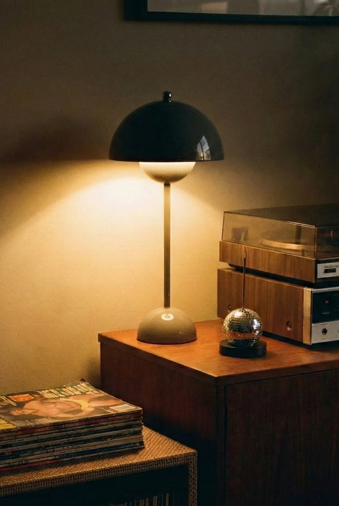 the danish flower | retro table lamp | grey