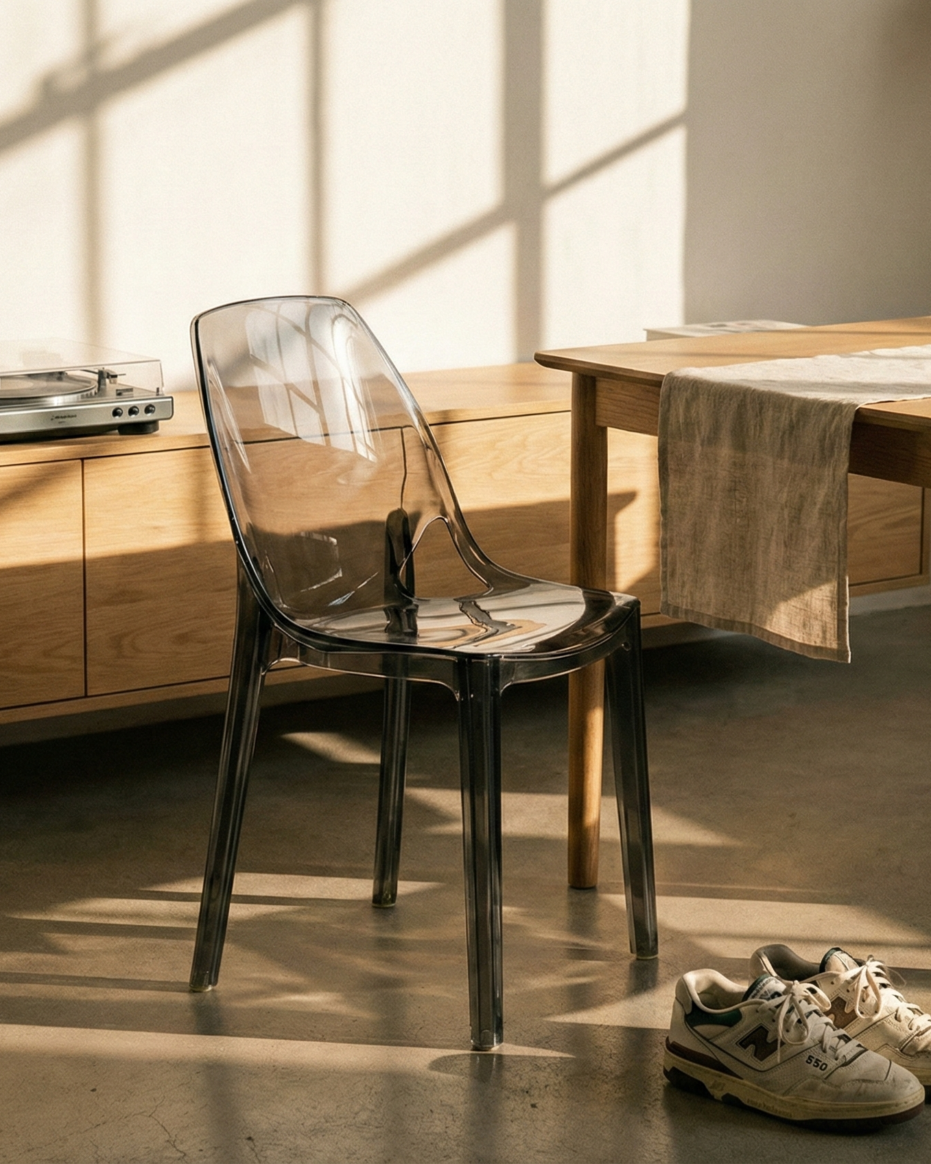 the prism perch | transparent dining chair | grey