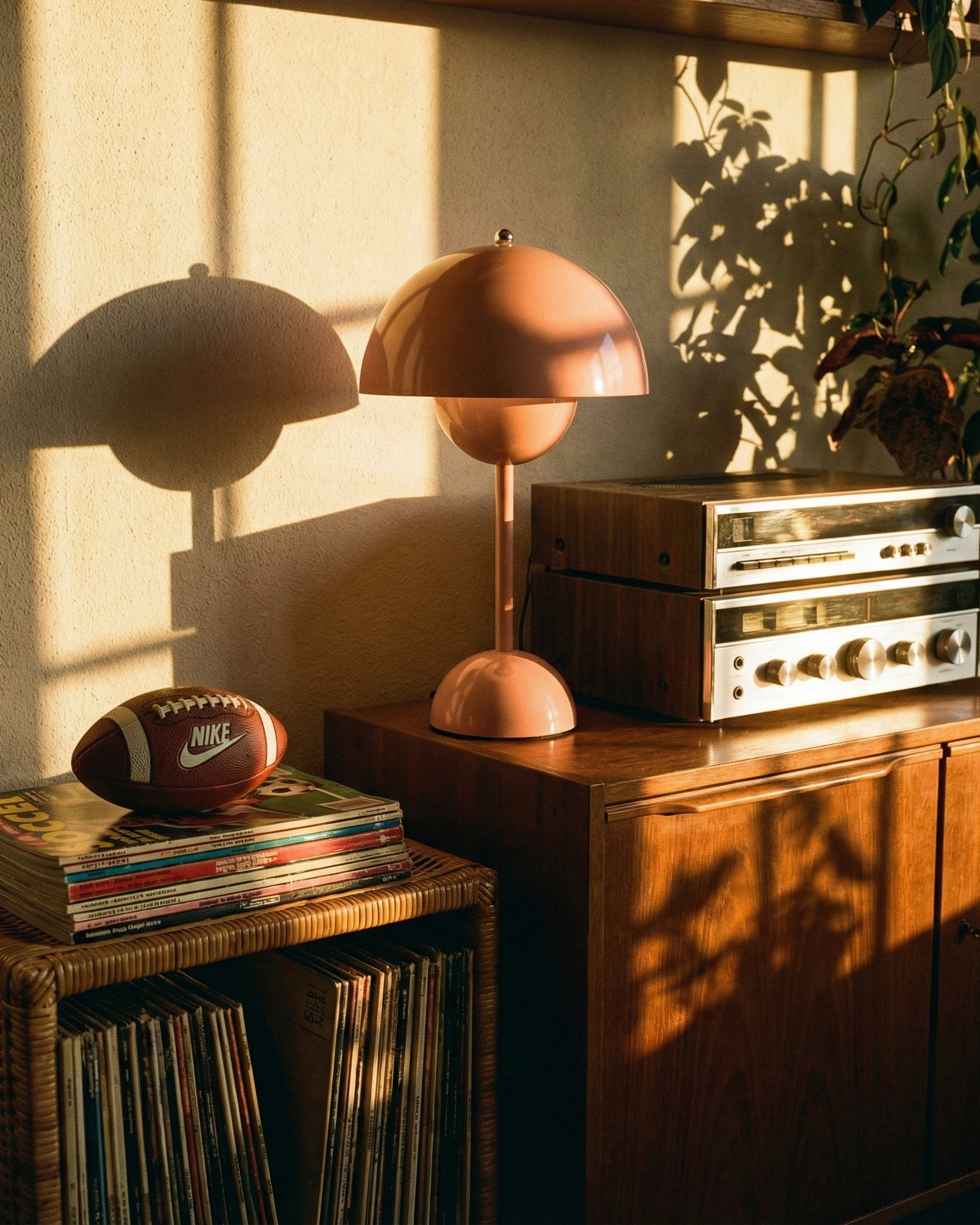 the danish flower | retro table lamp | pink