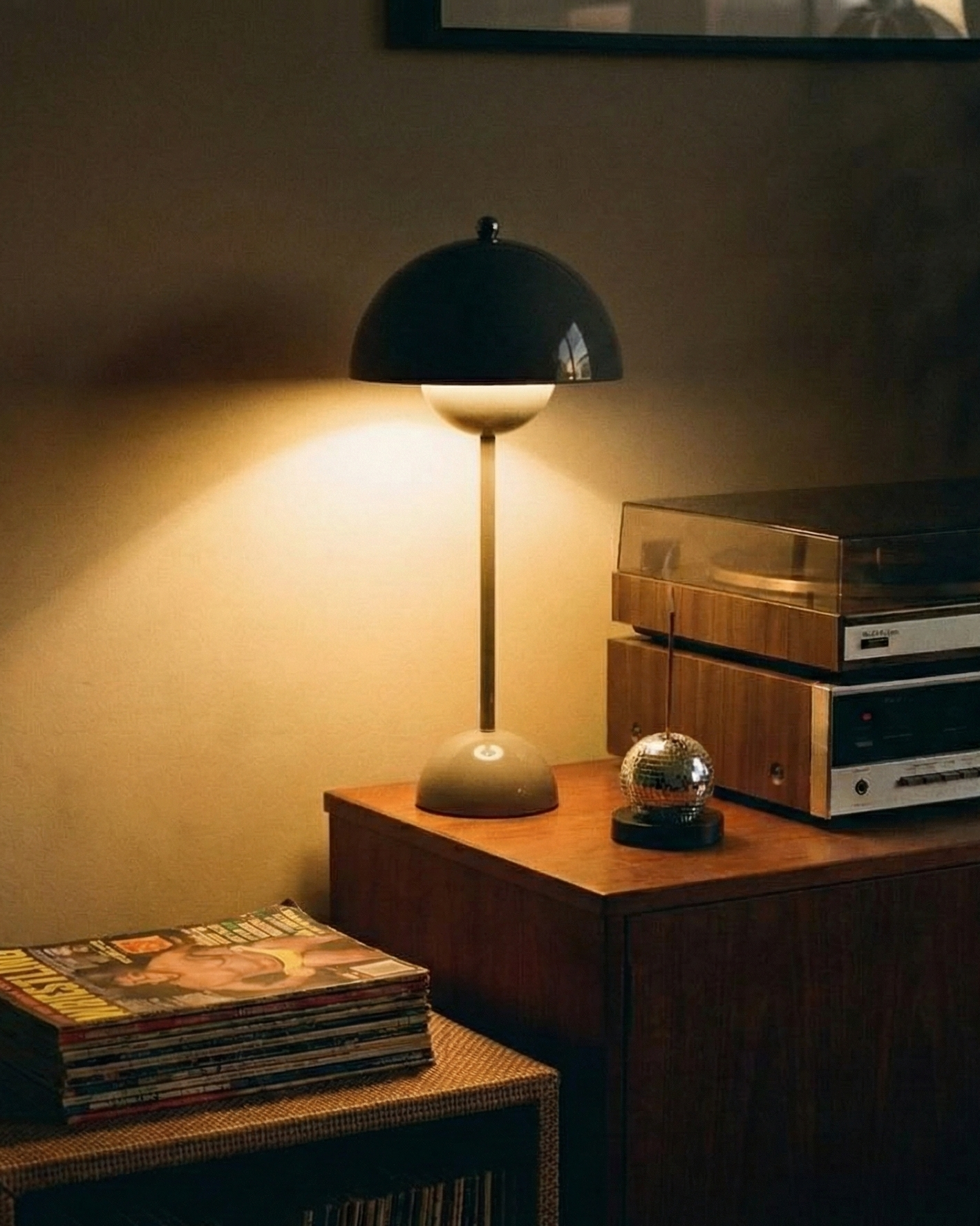 the danish flower | retro table lamp | grey