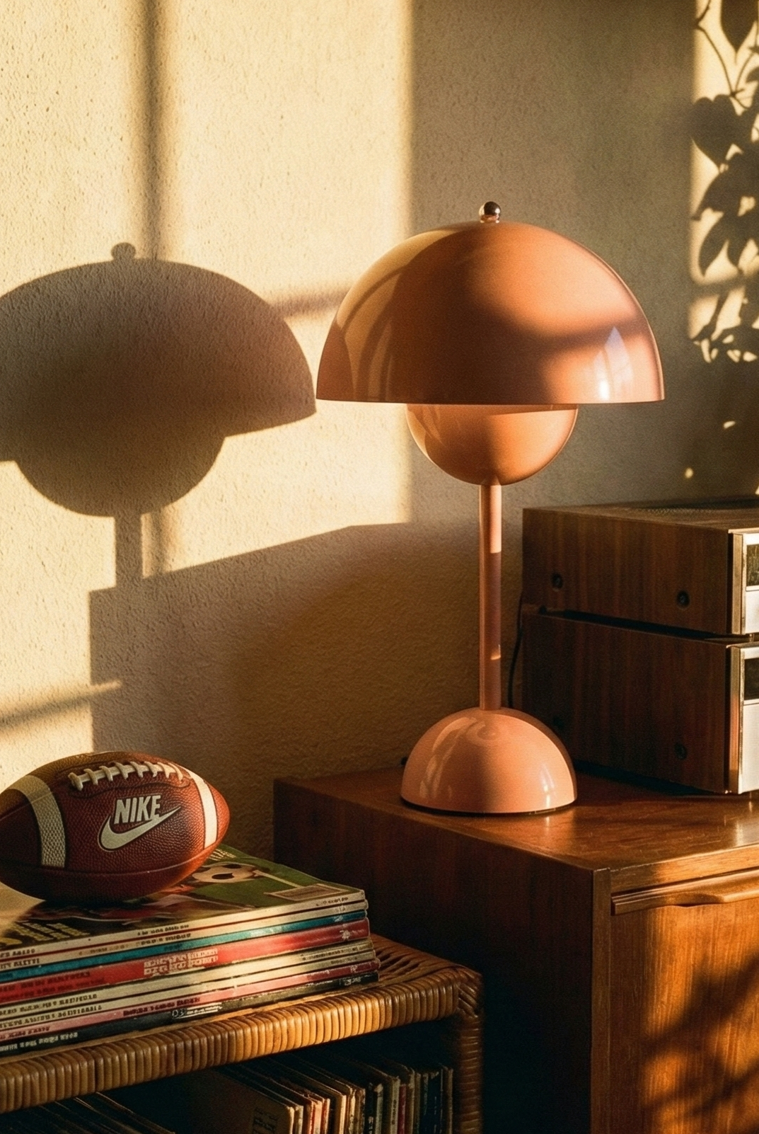 the danish flower | retro table lamp | pink