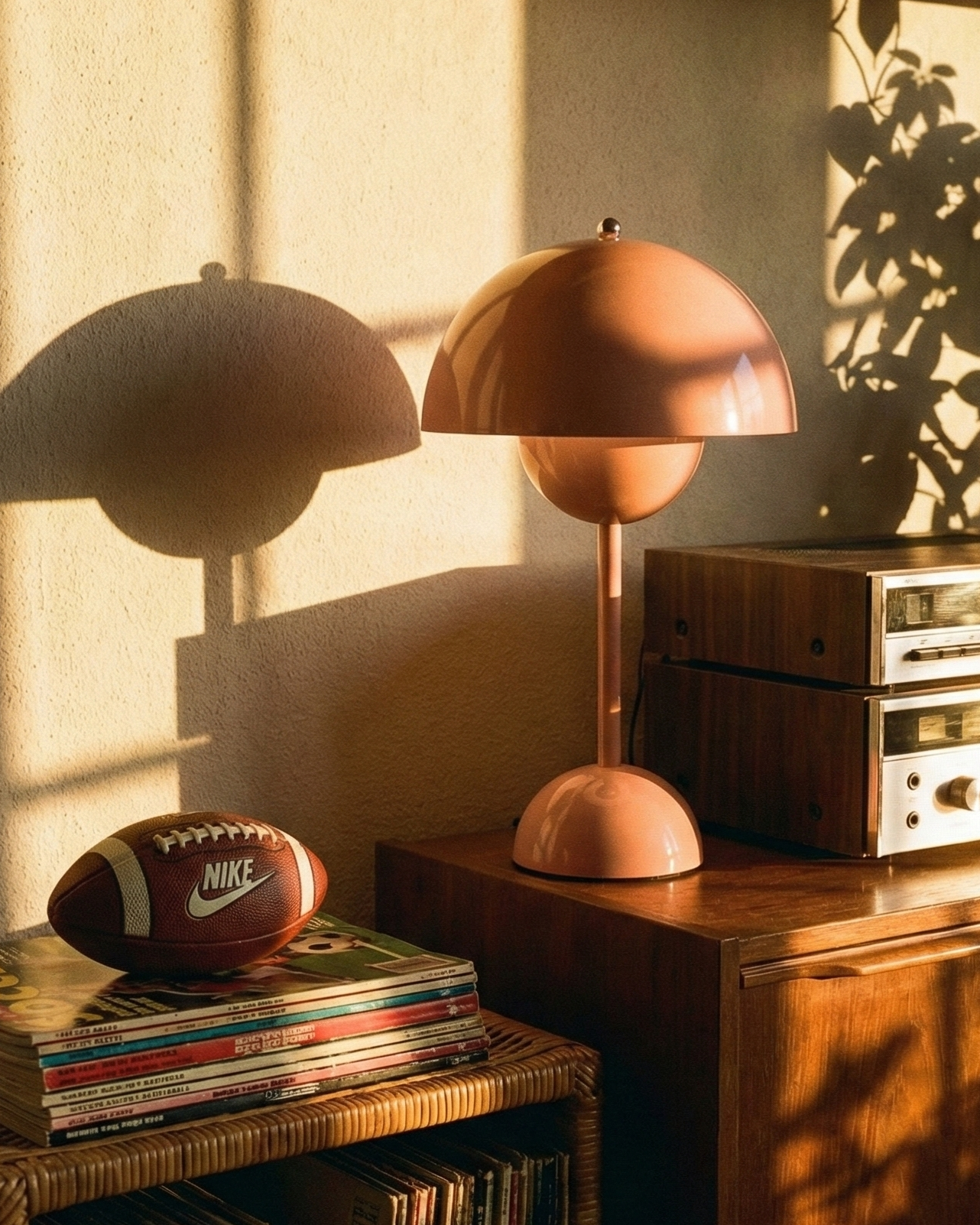 the danish flower | retro table lamp | pink