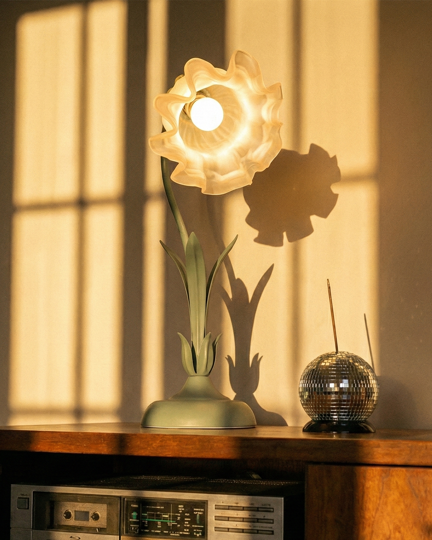 the romantic french flower | retro floral lamp | green