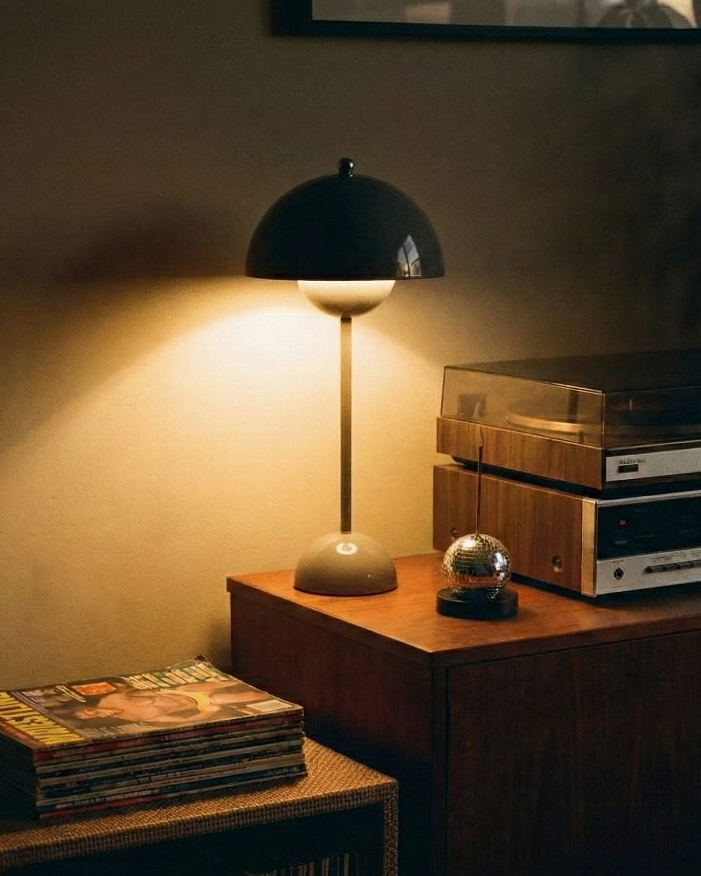 the danish flower | retro table lamp | grey